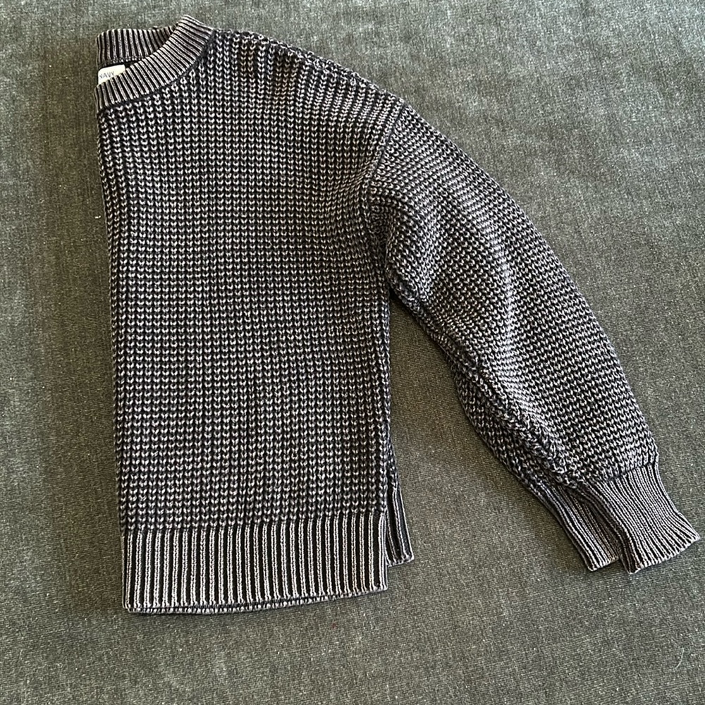 Old Navy chunky knit sweater gray size small, like new, never worn